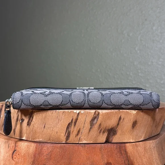 COACH SIGNATURE OUTLINE WITH STRIPE ACCORDION ZIP WALLET - Picture 4 of 16